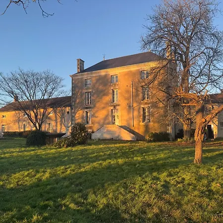 Vakantiehuis Domaine La Bouliniere - La Biche